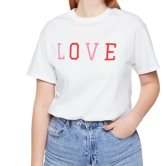 NWT LOVE Shirt - Valentines Day Shirt - Picture 1 of 3